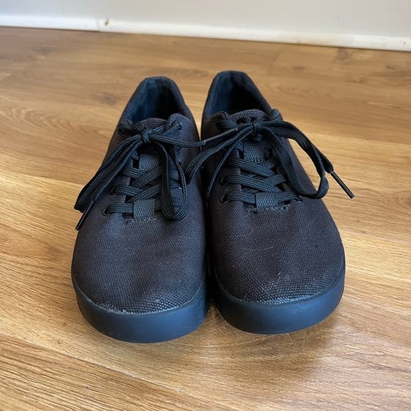 NoBull Trainers
Size 7.5 - Picture 2 of 8